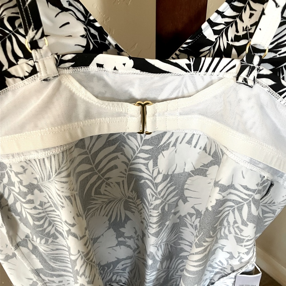 Tankini Top from Swimsuits for All. Underwire bra. NWT. Size 12. - Picture 4 of 5